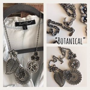 Premier designs necklace “Botanical” Silver